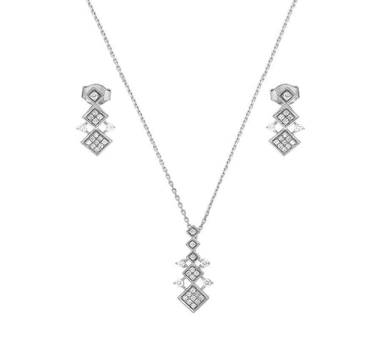 Graceful Oval & Baguette Diamond Gold Necklace